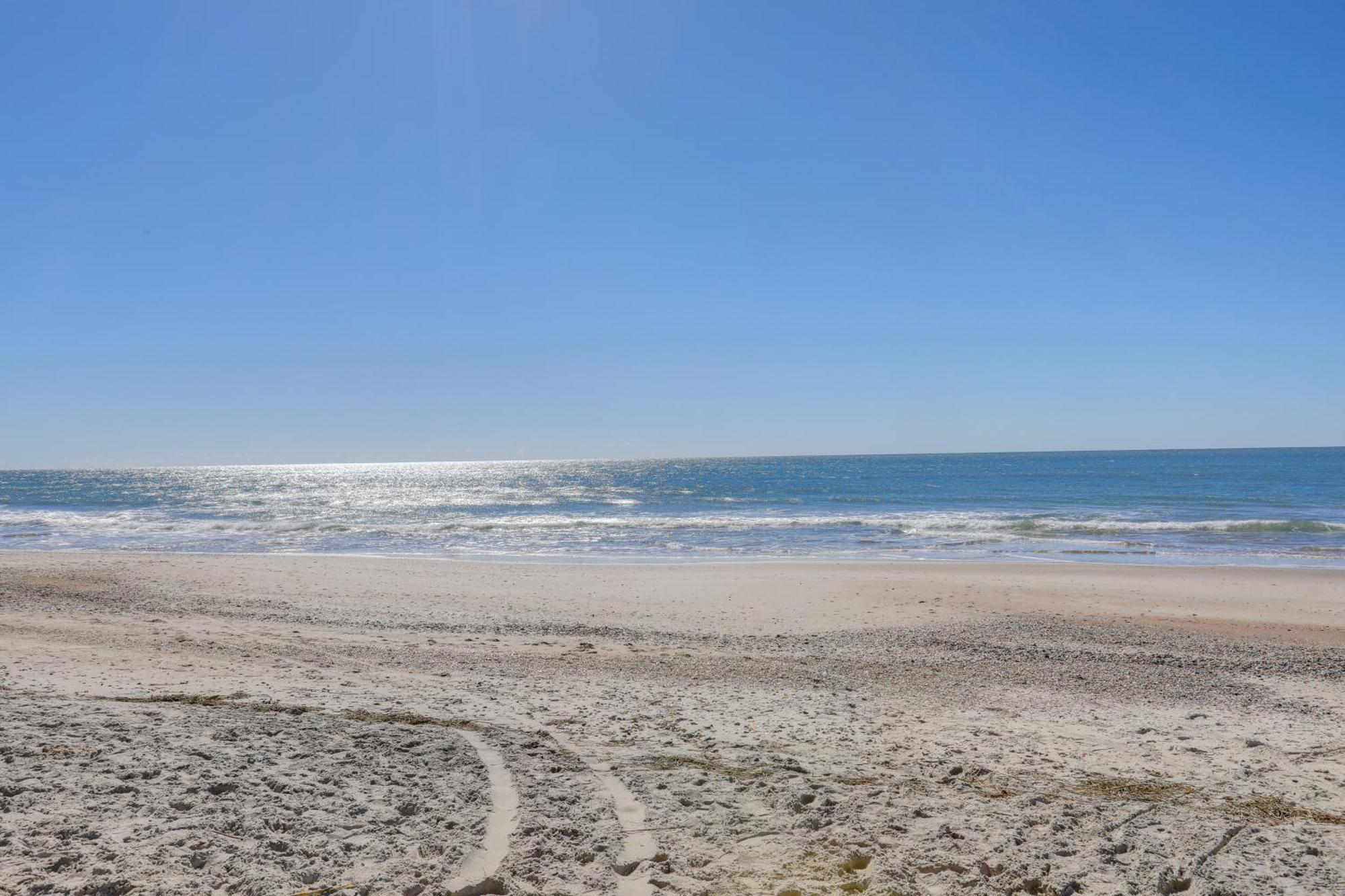 Pine Knoll Shores Getaway - Walk To Beach! Exterior photo